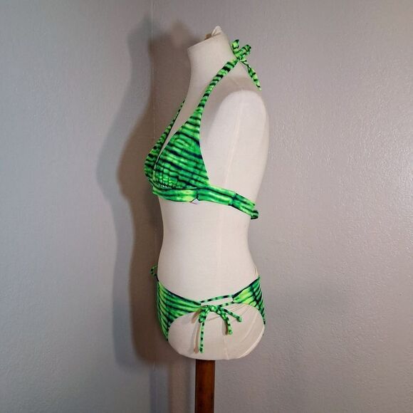 Victoria's Secret Green and Black Bikini - Picture 3 of 8